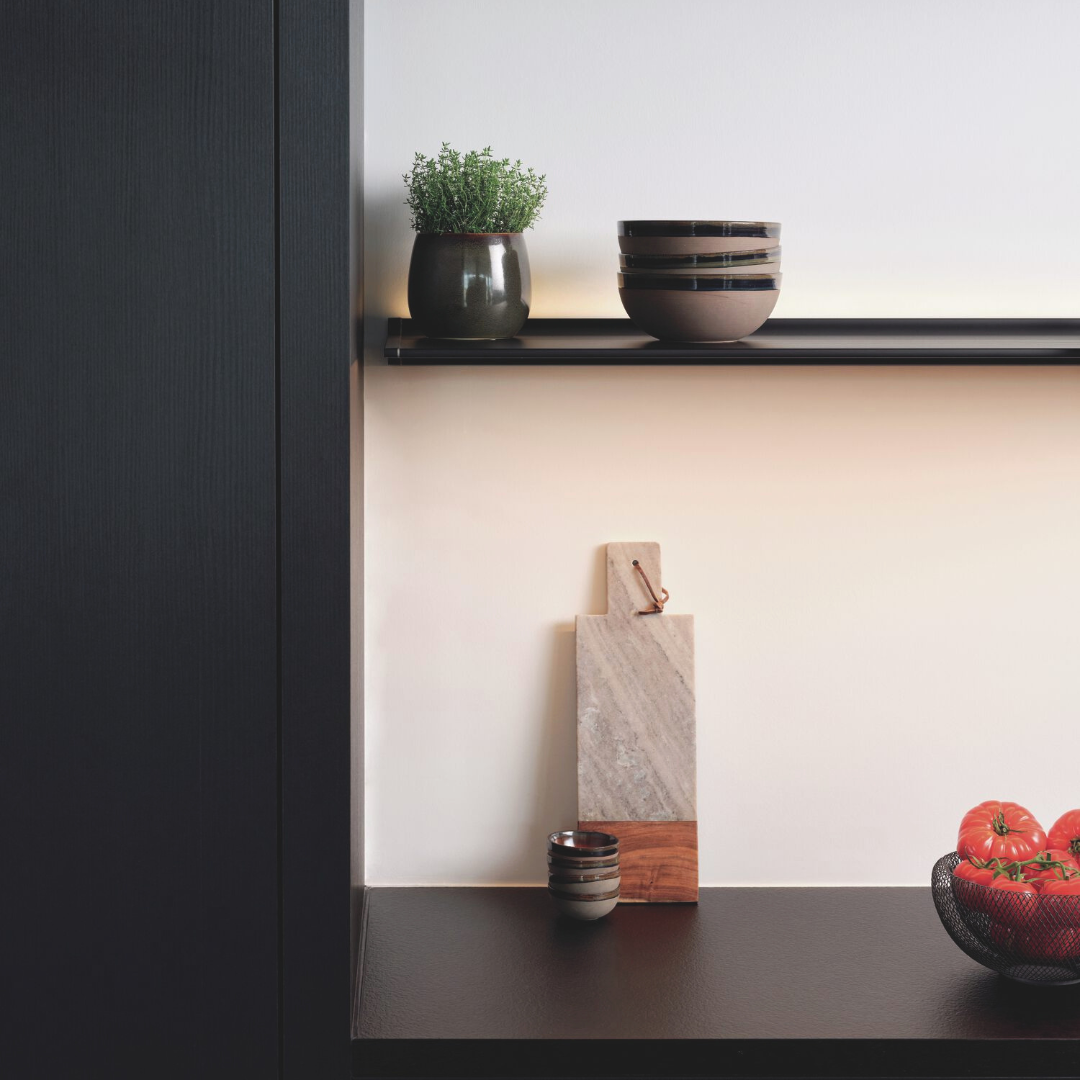 Novy shelf zwart keuken detail 2